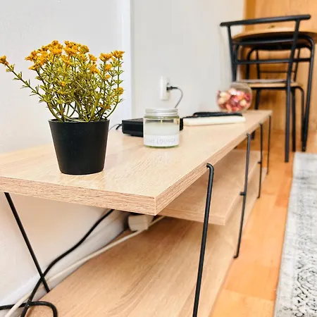 Zone 2 דירה מוסטר